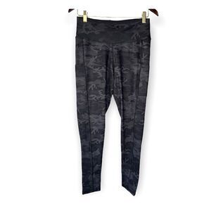 bend Black Camo Athletic Leggings L NWT